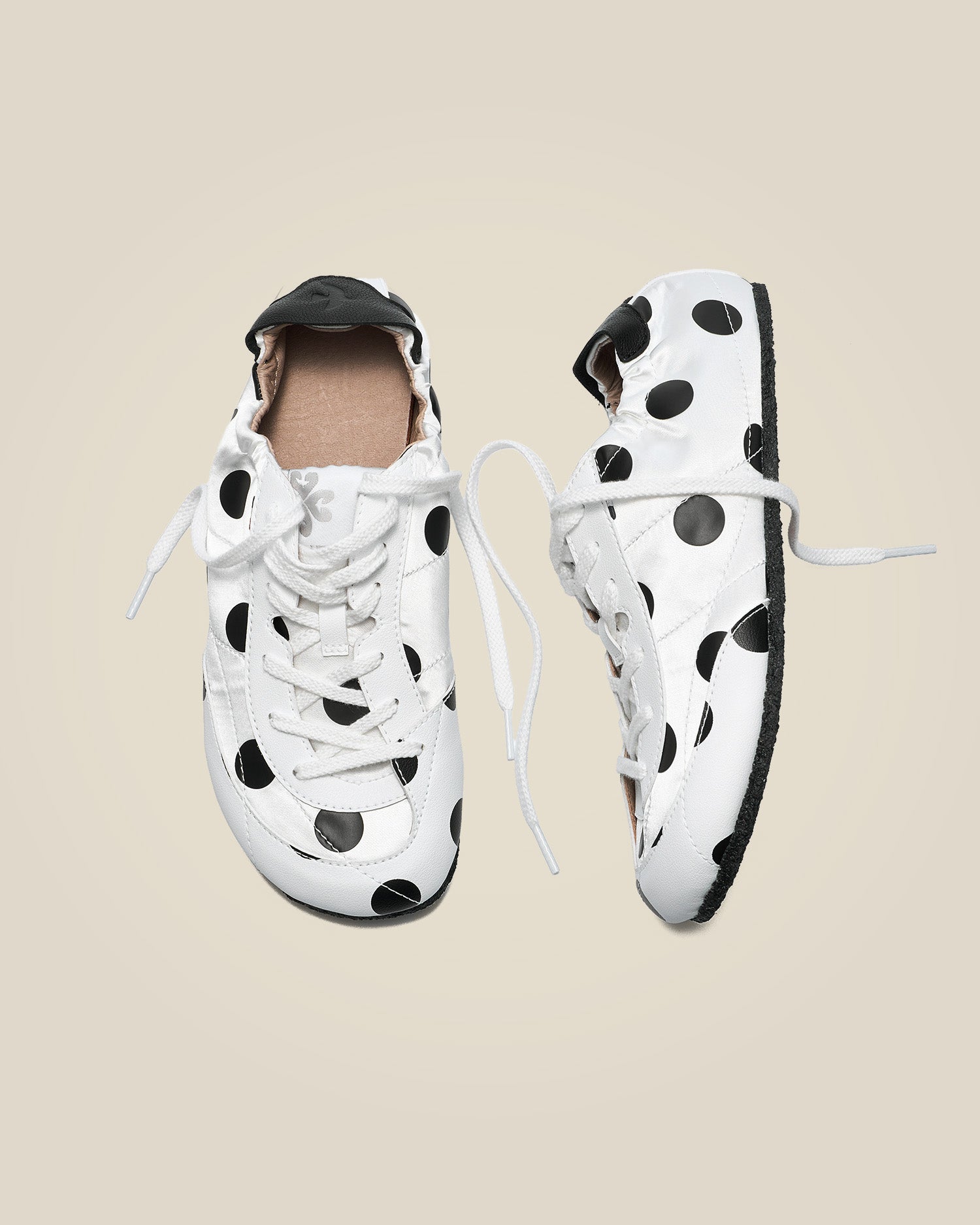UPERA Barefoot Series -Silver-Grey Polka Dot